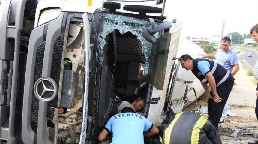 Tekirdağ'da Beton Mikseri Devrildi: 1 Yaralı