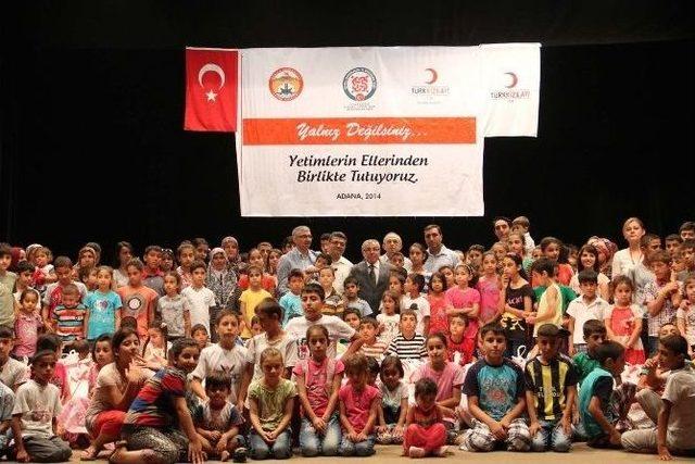 Kızılay Yetimleri Sevindirdi 1