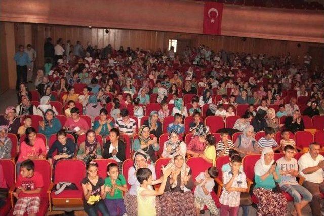 Kızılay Yetimleri Sevindirdi 2