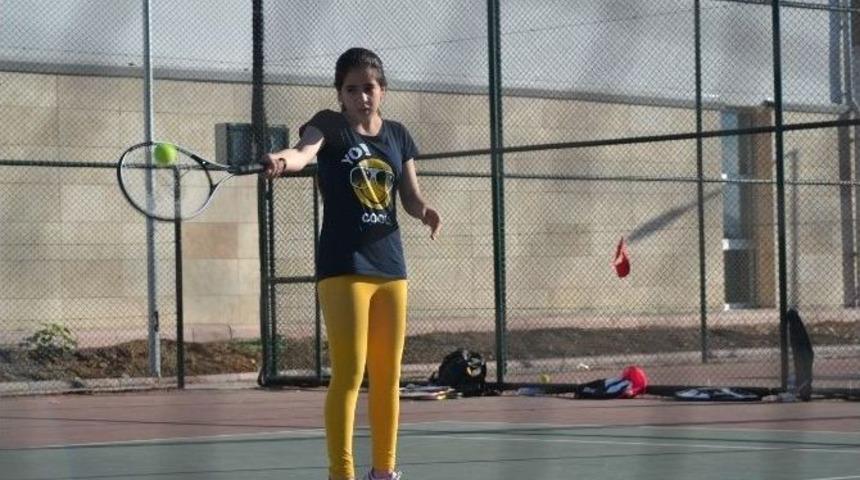 Geleceğin Yıldızları Yetişiyor