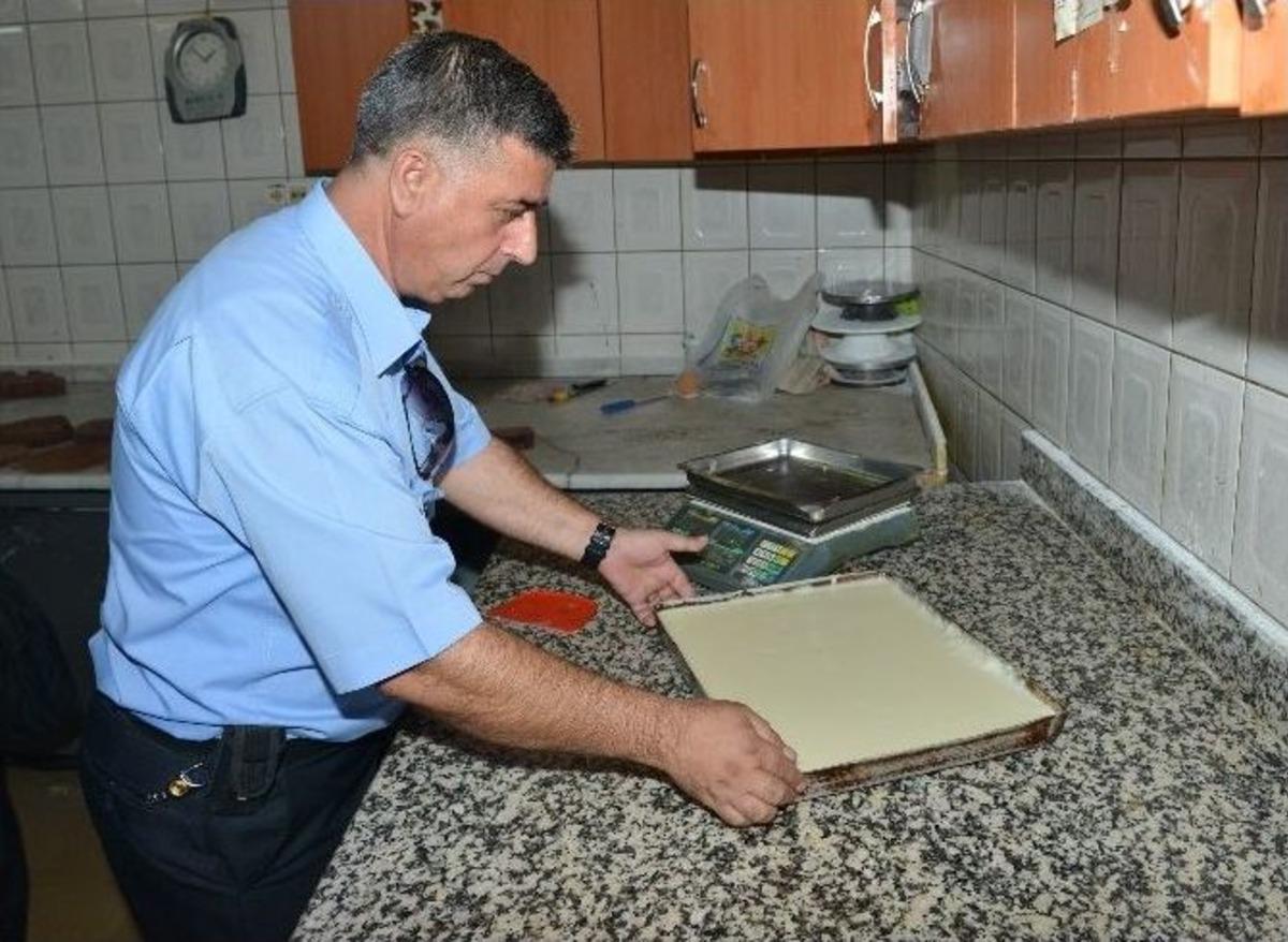 &Ccedil;iğli'de Zabıtadan Bayram Denetimi