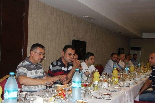 &Ouml;zcan Erdemir Y&ouml;netimini Eleştirdi 1