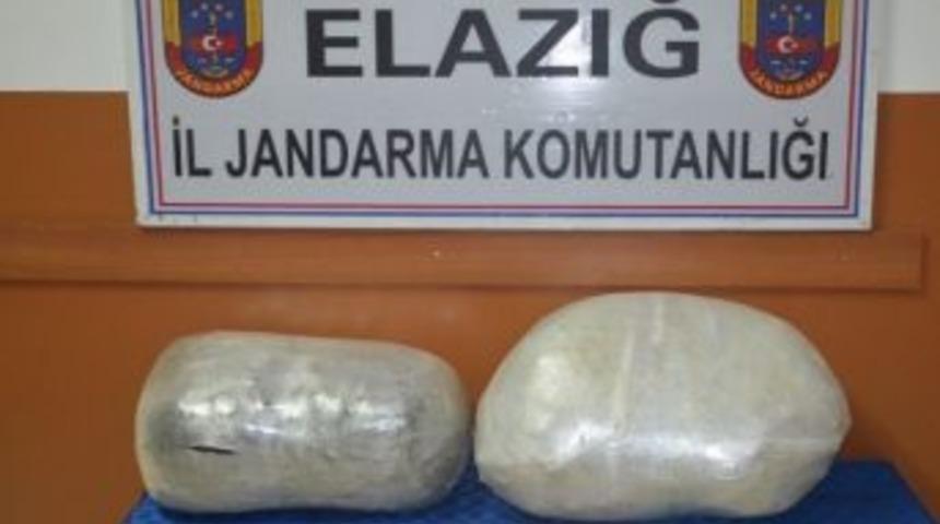 Jandarma Esrar Ve Ka&ccedil;ak Sigara Ele Ge&ccedil;irdi