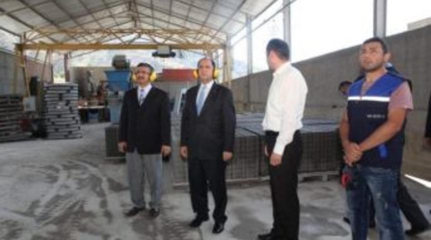 Vali &Ccedil;omaktekin&rsquo;den Parke Tesisinde İnceleme