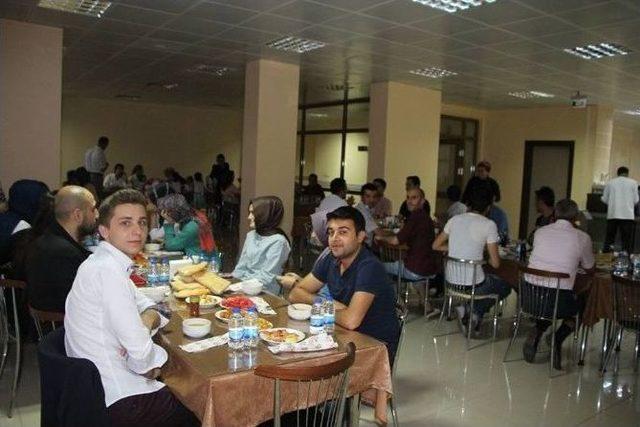 Hastane Personeline İftar Yemeği Verildi 1