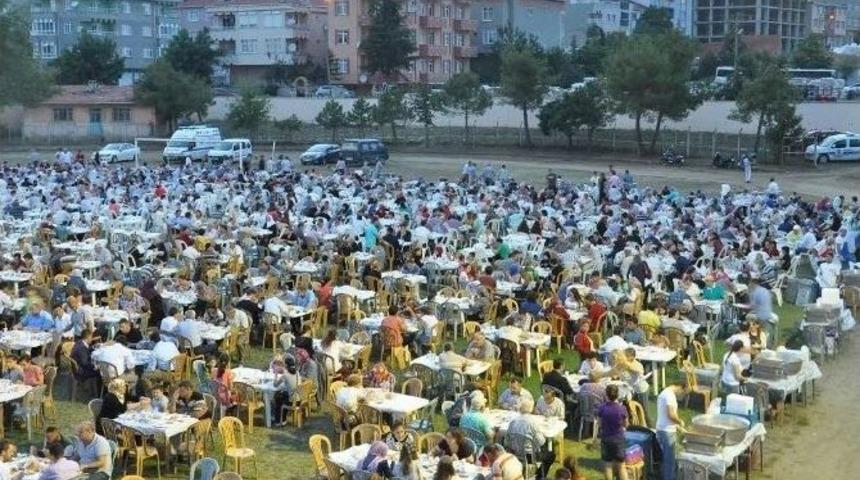 Malkara'da Ortaklaşa 5 Bin Kişilik İftar D&uuml;zenlendi