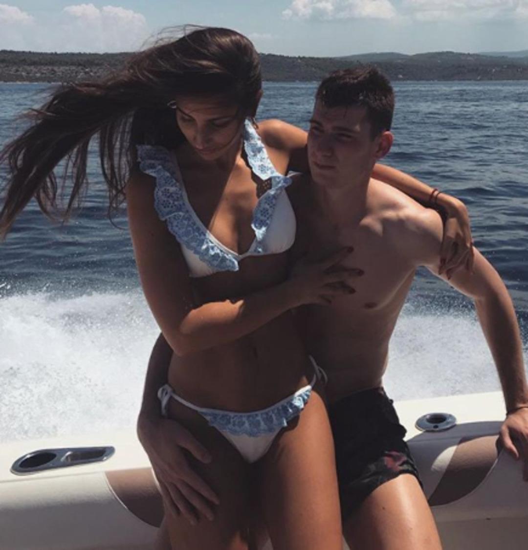 Beşiktaş'a transferini sevgilisi a&ccedil;ıkladı