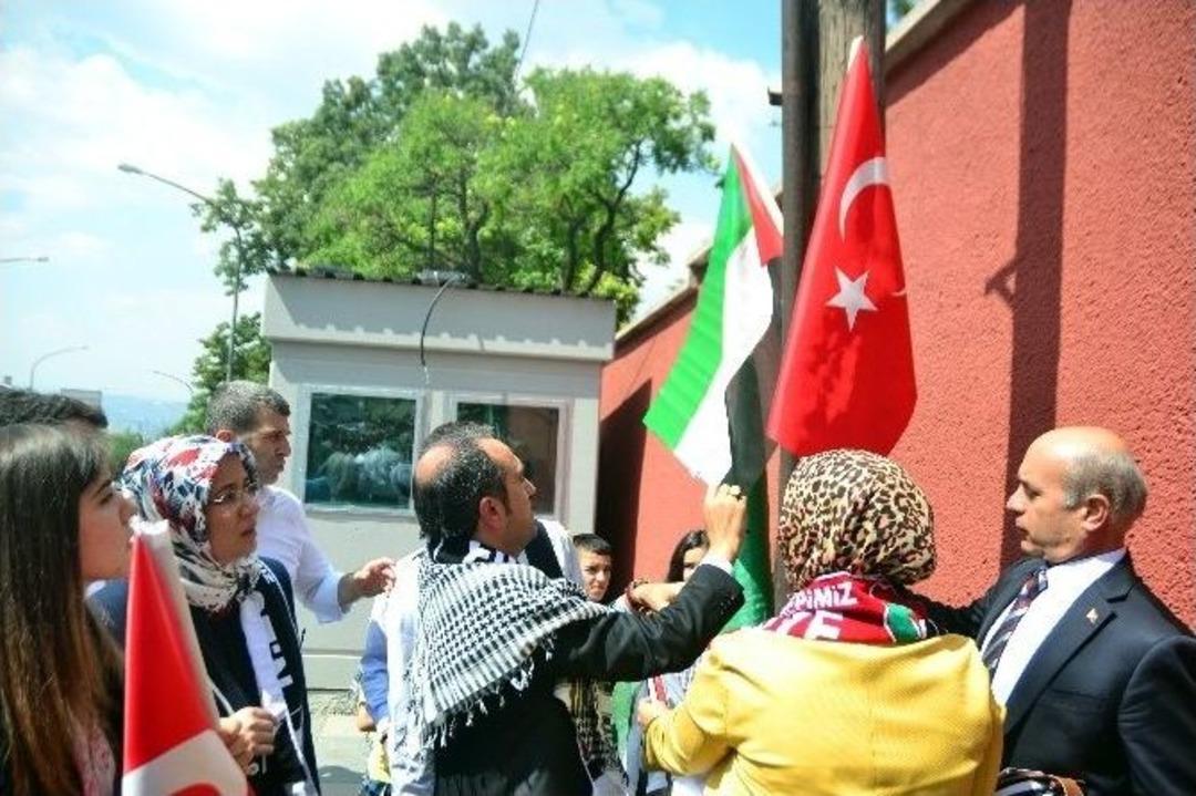 &Ccedil;ocuklar Kuran-ı Kerim Okuyarak İsrail&rsquo;i Protesto Etti