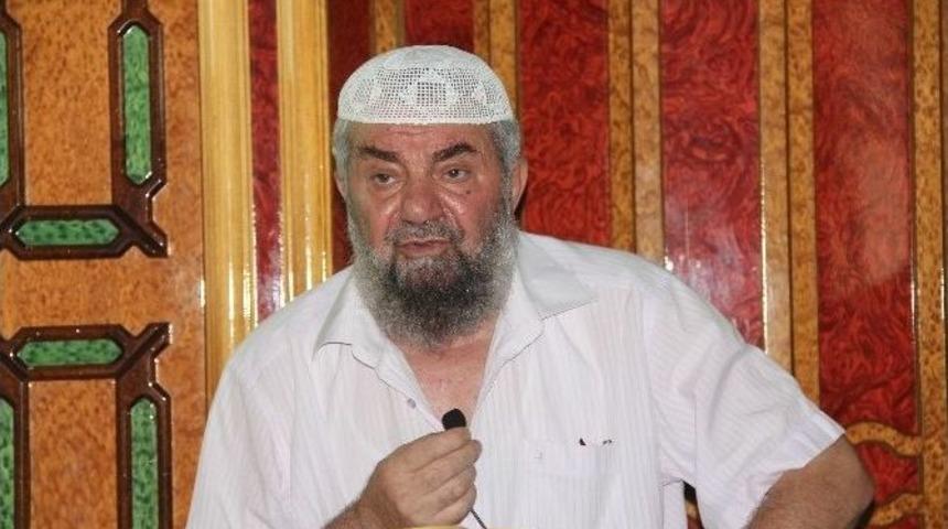 63 Yıldır Her Ramazan Ayında Mukabele Okuyor