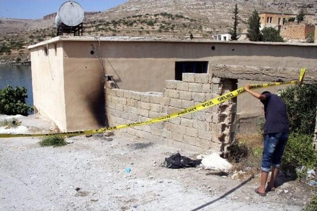 G&uuml;neydoğu Turuna &Ccedil;ıkan İki Arkadaş Metruk Binada &Ouml;l&uuml; Bulundu