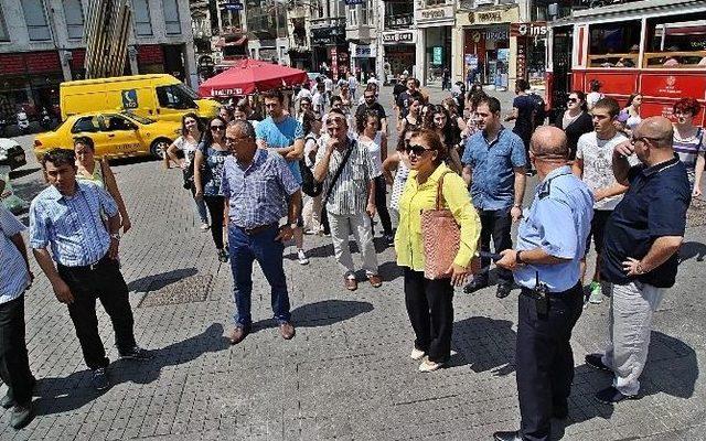 B&uuml;y&uuml;k&ccedil;ekmece Belediyesi, Taksim&rsquo;de Festival Provası Yaptı 1