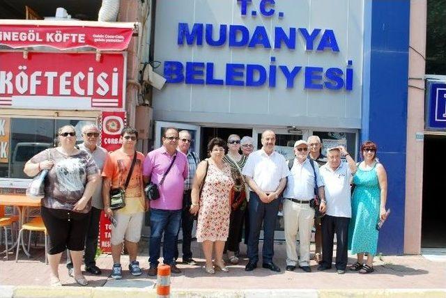 &Ouml;len Dedeleri İ&ccedil;in Kilisede Dua Ettiler 3