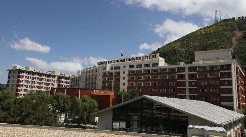 İzmir Ekonomi &Uuml;niversitesi Hastanesi Yolda