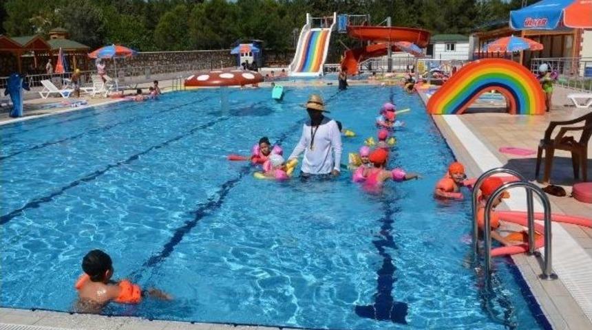 Yaz Spor Okulu&rsquo;nda Eğitimlere Devam Ediliyor