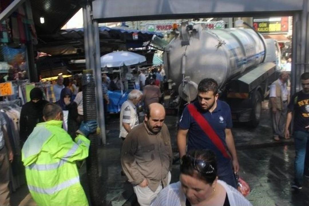 Bursa'da Tarihi Kapalı &Ccedil;arşıyı Su Bastı