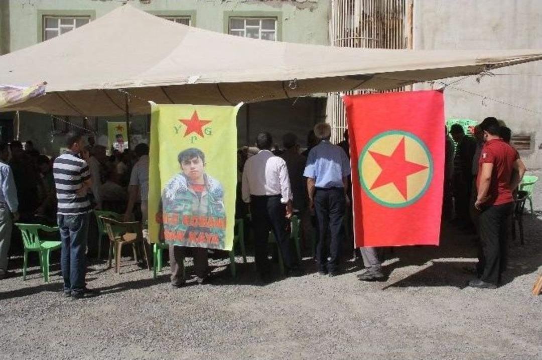 Ypg&rsquo;li Kaya İ&ccedil;in Taziye &Ccedil;adırı
