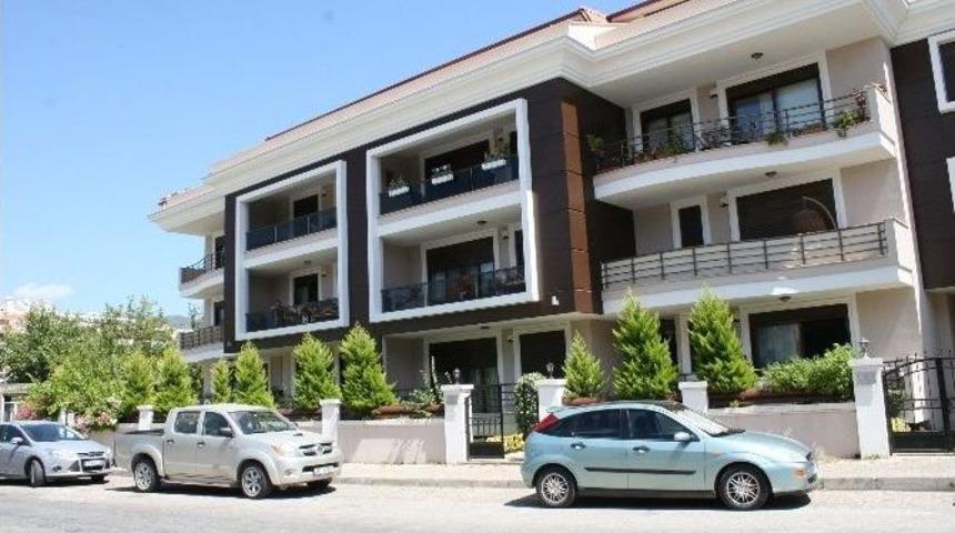 Marmaris&rsquo;te L&uuml;ks Yapılara M&uuml;h&uuml;r Şoku