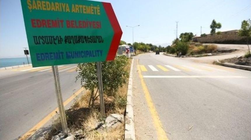 Edremit Belediyesi&rsquo;nden Ermenice Tabela