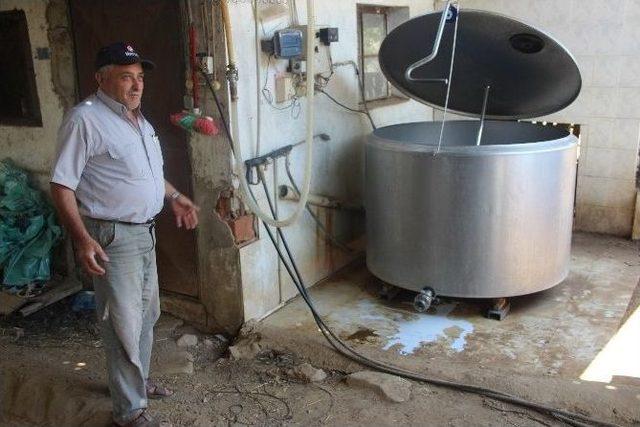 Su Sorunu &Ccedil;&ouml;z&uuml;lmeyen K&ouml;y Halkı, İzsu yu Protesto Etti 2