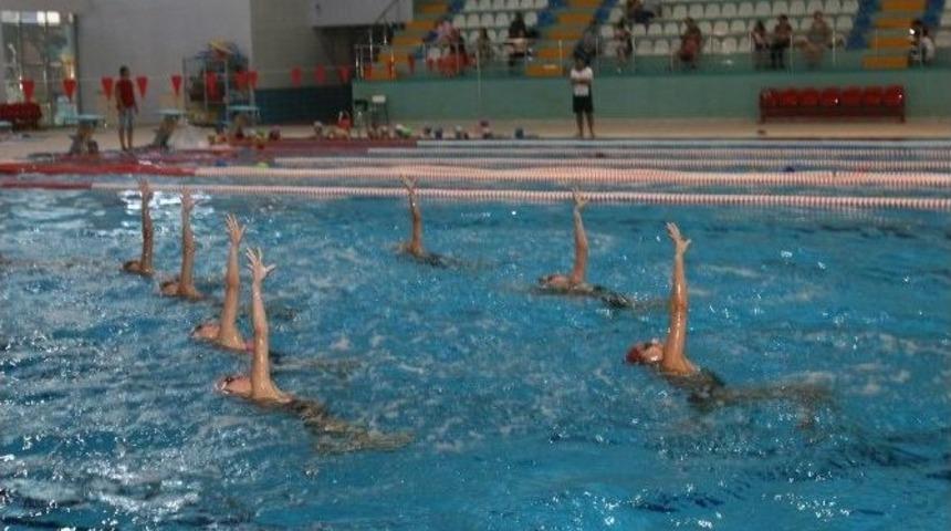 Senkronize Y&uuml;zme Milli Takımı, Helsinki&rsquo;ye Hazırlanıyor