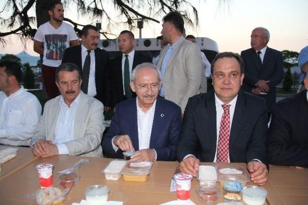 Kılı&ccedil;daroğlu'ndan Balkon Konuşması