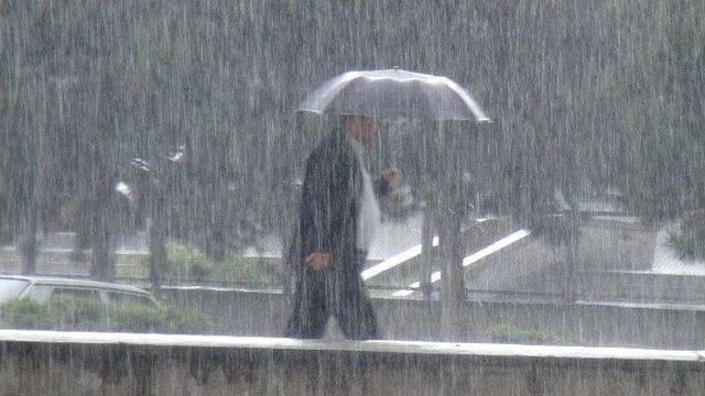 Kastamonu&rsquo;da Sağanak Yağış Etkili Oldu 3