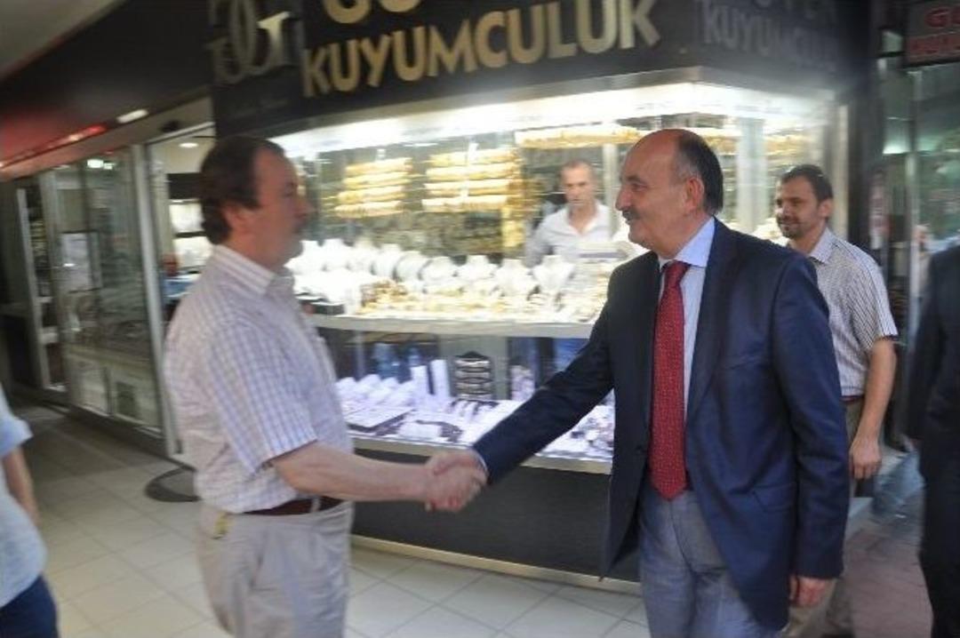 Bakan M&uuml;ezzinoğlu Esnafı Ziyaret Etti, Hayır &Ccedil;arşısı A&ccedil;ılışını Yaptı