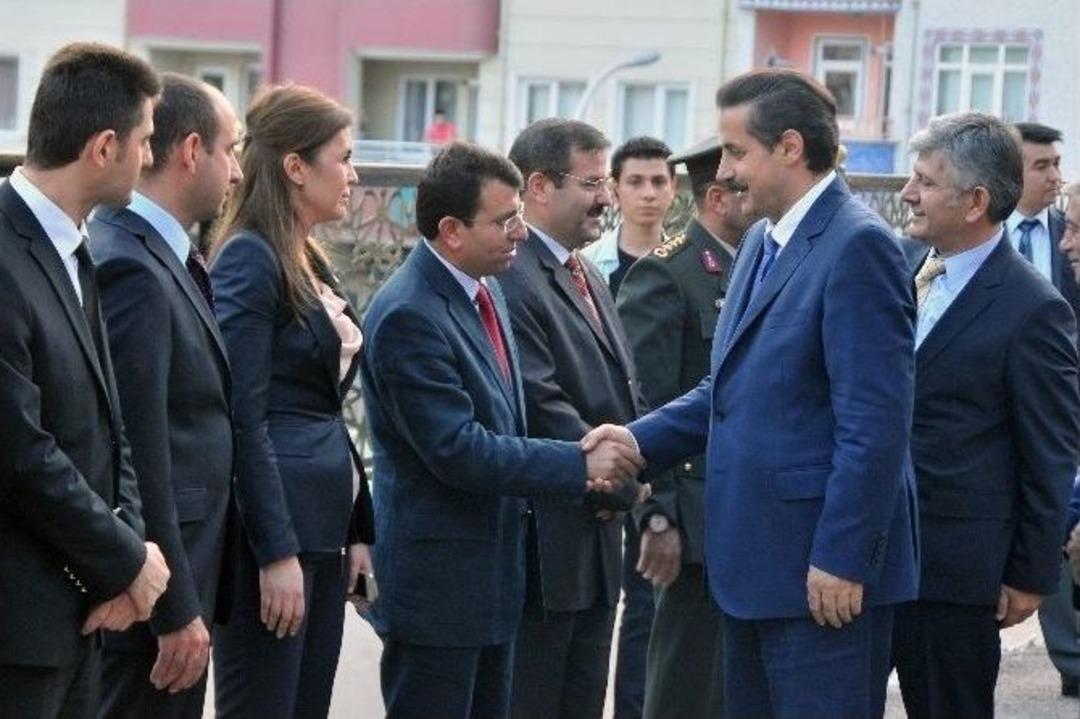 &Ccedil;alışma Ve Sosyal G&uuml;venlik Bakanı Faruk &Ccedil;elik G&uuml;m&uuml;şhane&rsquo;de (2)