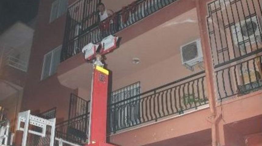 Bodrumda &Ccedil;ıkan Yangın Mahalleliyi Korkuttu