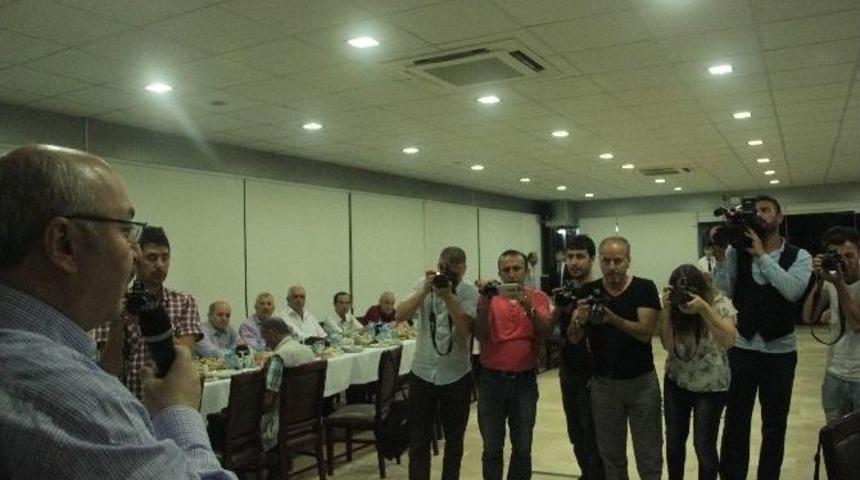 Sinop Valisi Gazeteciler İle İftar Yemeğinde Buluştu