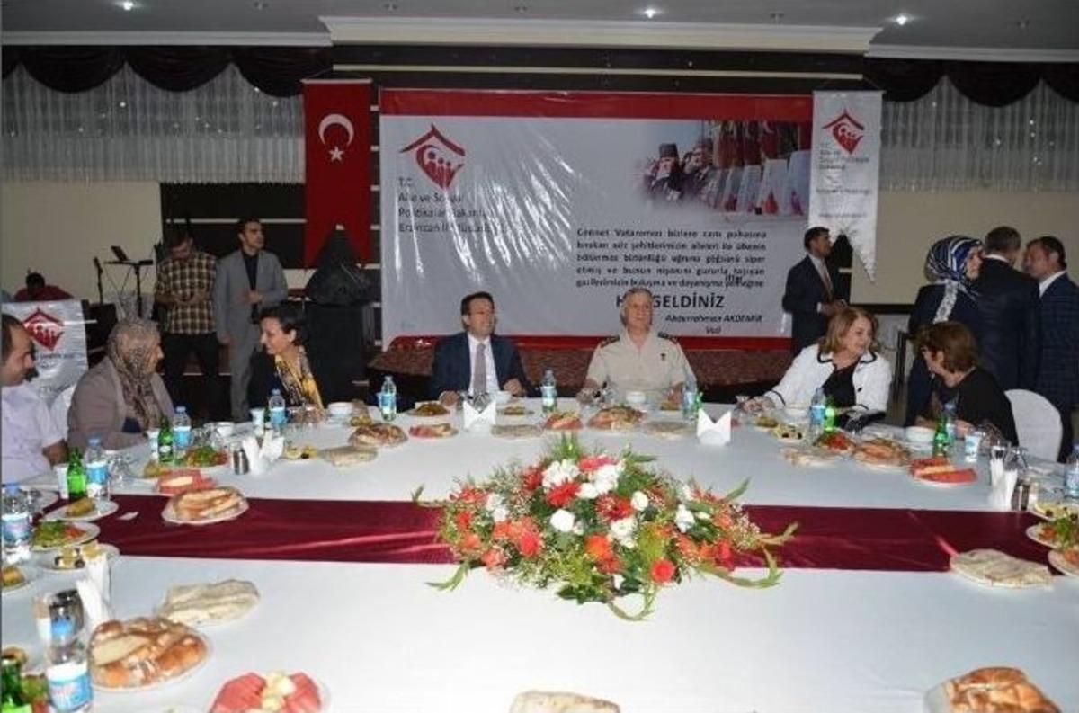 Erzincan&rsquo;da Şehit Aileleri Ve Gaziler Onuruna İftar Yemeği Verildi