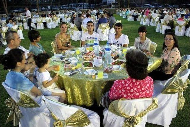 Aydın Halk Sağlığı Müdürlüğü Personeli İftarda Buluştu