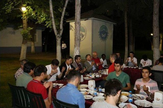 &Ouml;zhaseki G&ouml;n&uuml;ll&uuml; Gen&ccedil;lerle Sahurda Buluştu 1