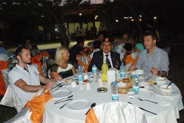 Didim Kaymakamı Emiroğlu ndan Şehit Aileleri Ve Gazilere İftar Yemeği 1