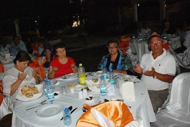 Didim Kaymakamı Emiroğlu ndan Şehit Aileleri Ve Gazilere İftar Yemeği 3