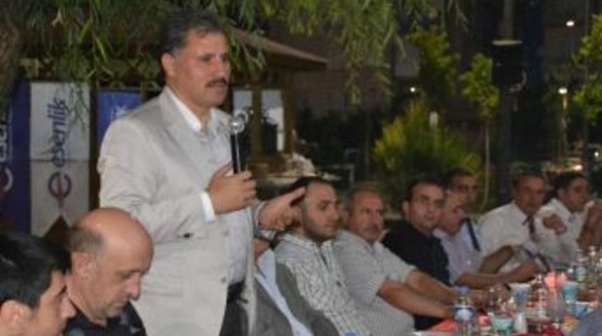 Başkan &Ccedil;akır, Gazetecilerle İftarda Bir Araya Geldi