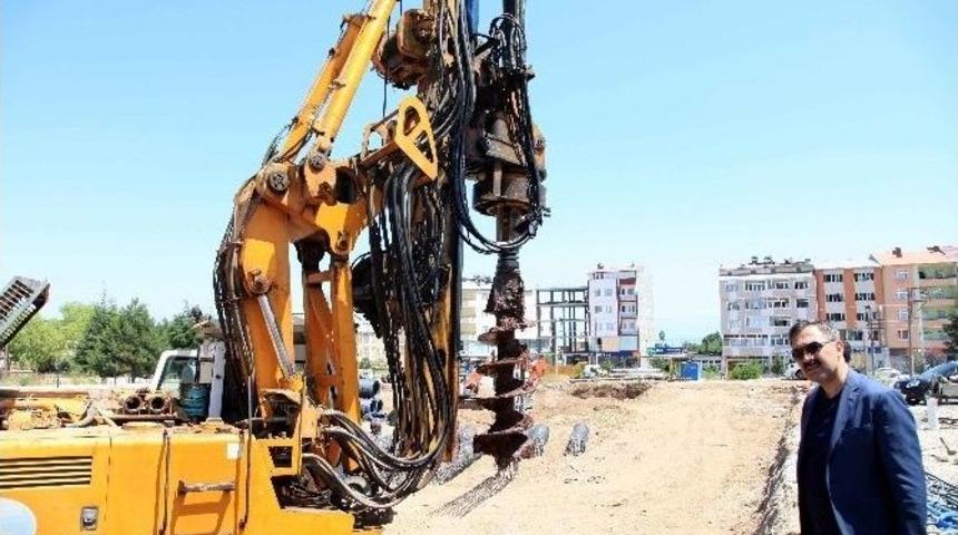 Başkan &Ccedil;oban Avm İnşaatında İncelemelerde Bulundu