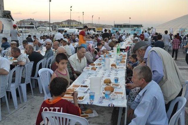 Genç Müsiad, Esenlik'in Çadırında İftar Verdi