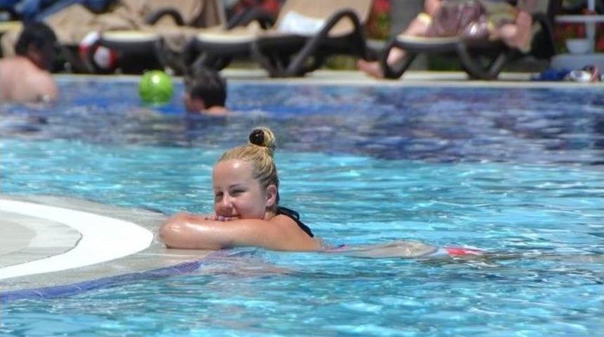 Antalya'ya Bayramda 200 Bin Yerli Turist Bekleniyor