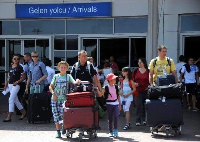 Antalya'ya Bayramda 200 Bin Yerli Turist Bekleniyor