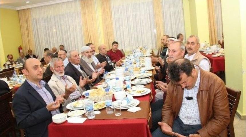 Kars Valisi G&uuml;nay &Ouml;zdemir, Ehlibeyt Derneği&rsquo;nin İftarına Katıldı
