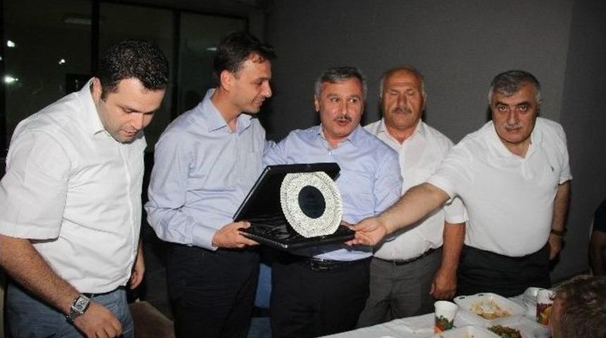 Ma&ccedil;ka&rsquo;da İftar Yemeğinde Tekerlekli Sandalyeler İhtiya&ccedil; Sahiplerine Verildi