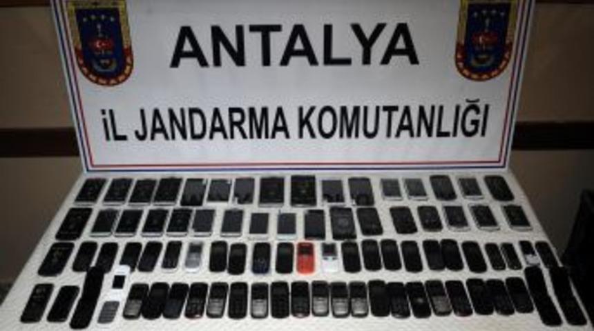 Kemer'de Ka&ccedil;ak Cep Telefonu Operasyonu