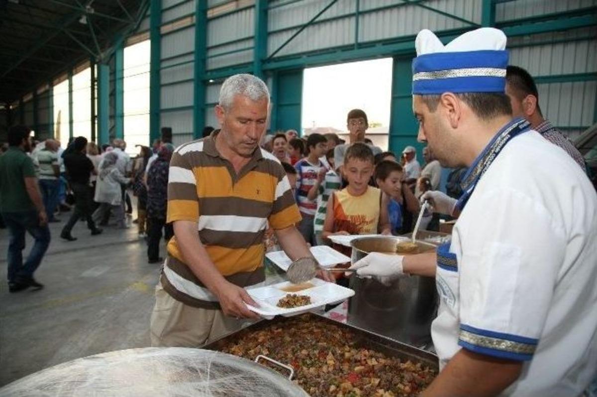 75. Yıl Mahallesi İftar Sofrasında Buluştu