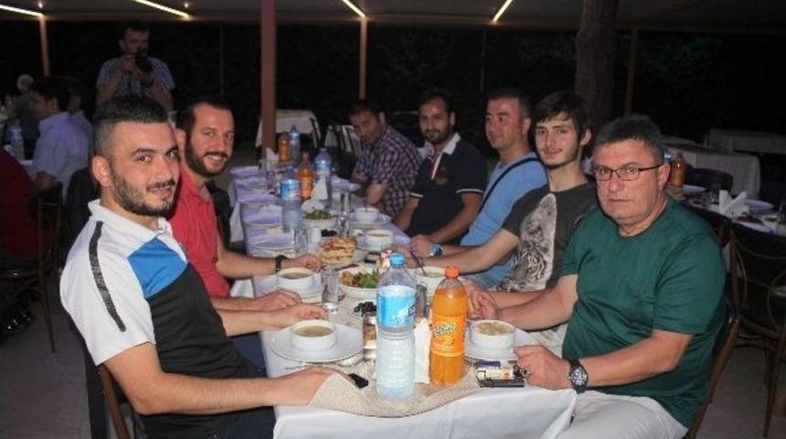 Gazeteciler İftarda Buluştu