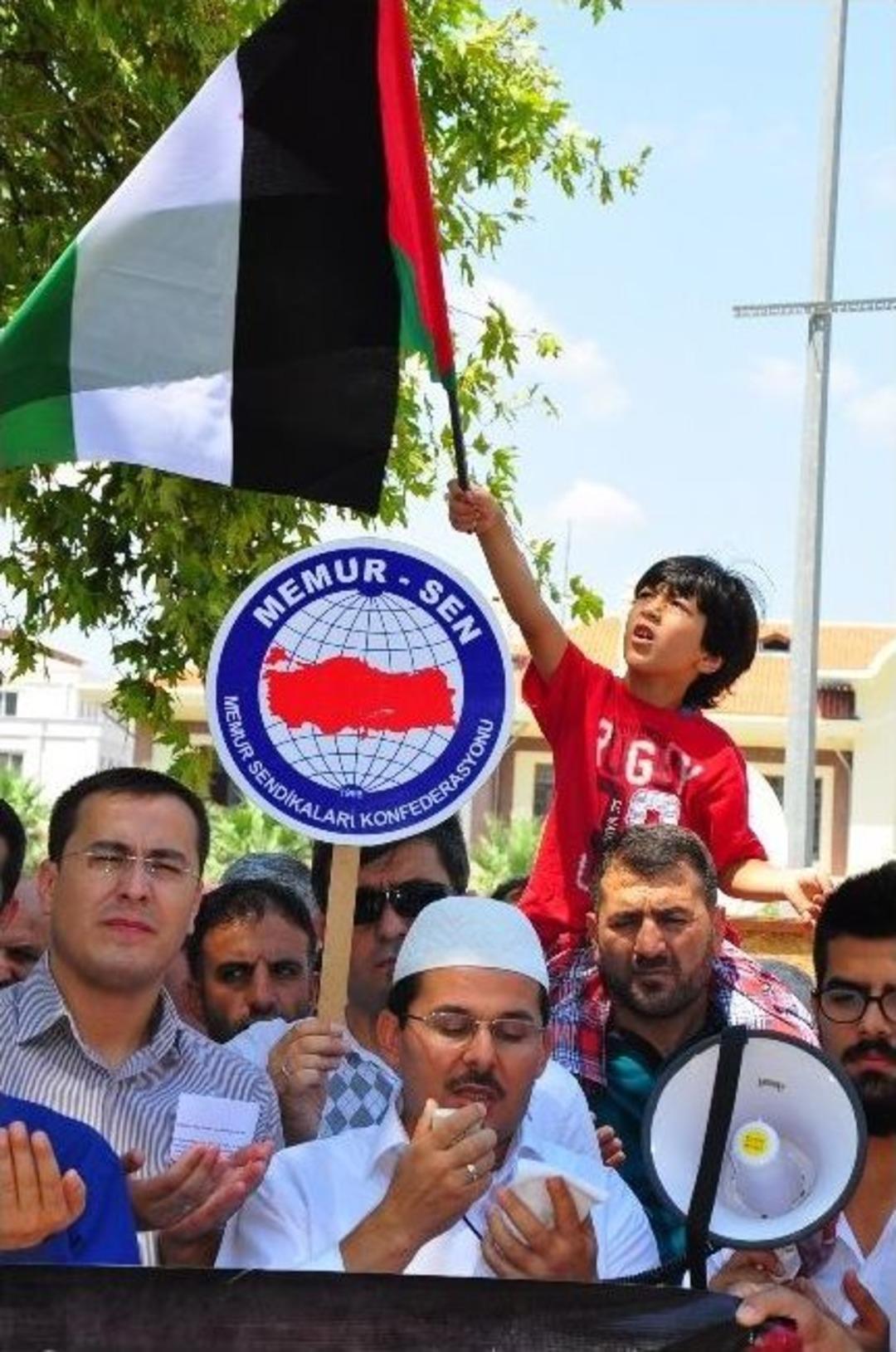 Filistin&rsquo;e Dua İsrail&rsquo;e Beddua