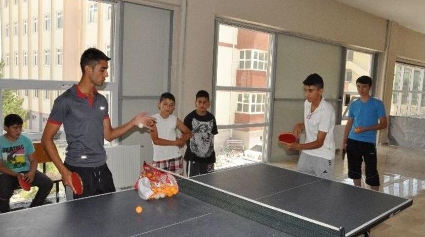 &Ccedil;i&ccedil;ekdağı&rsquo;nda Yaz Spor Okulları Yoğun İlgi G&ouml;r&uuml;yor