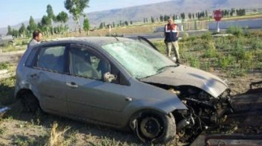 Erzurum Pasinler'de Trafik Kazası: 4 Yaralı