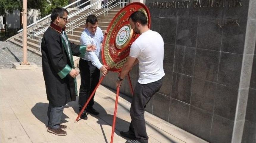 G&uuml;m&uuml;şhane&rsquo;de Ali G&uuml;nday İ&ccedil;in Anma T&ouml;reni