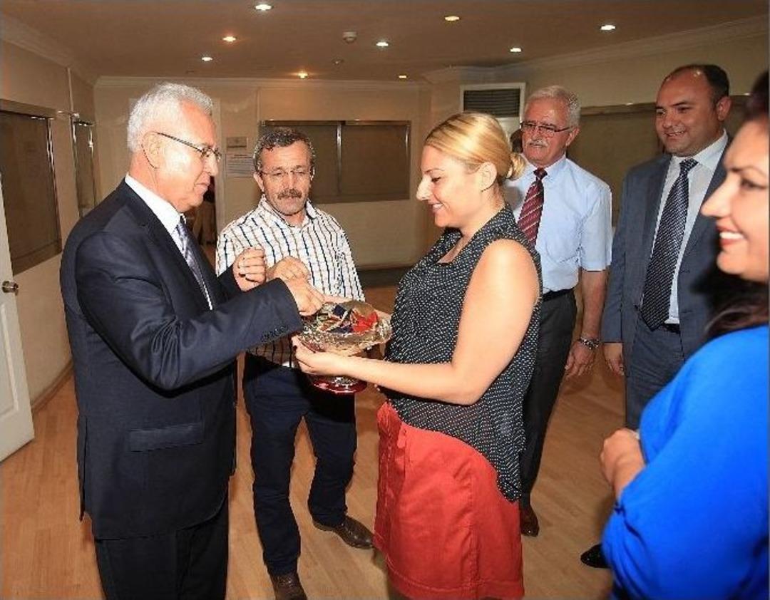 Başkan Selvitopu Karabağlar'da İlk Bayramını Kutladı